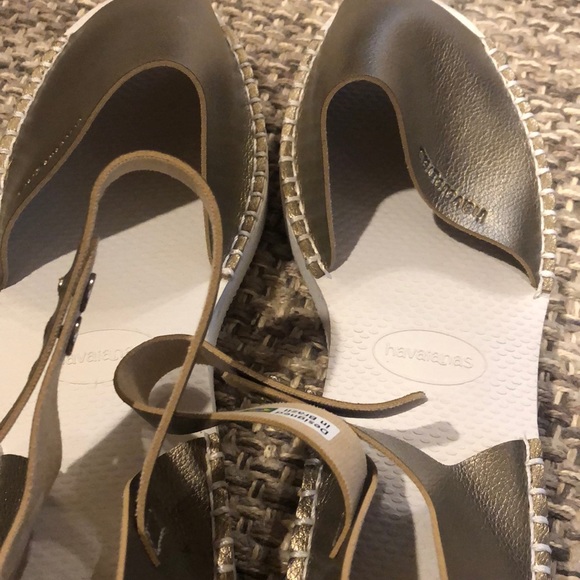 Bronze Havaianas shoes Sz 8 New - Picture 3 of 5